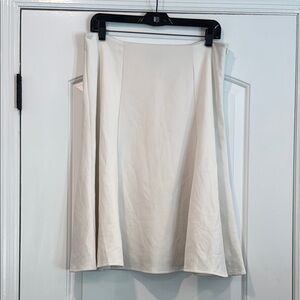 ⚫️ Worthington Off White Skater Skirt Size Medium